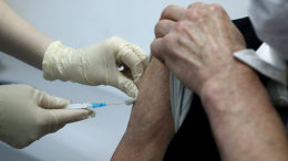 Академик РАН ответил на сообщения об отказе в вакцинации людям с ВИЧ