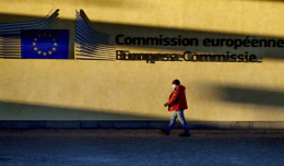 Bloomberg: паспорта вакцинации от коронавируса появятся в ЕС через несколько месяцев