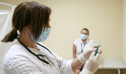 Эксперт: иностранные вакцины от ковида не будут востребованы в РФ, даже если их разрешат