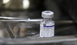 Эксперты считают, что вакцина от Pfizer в 32 раза менее эффективна против омикрон-штамма