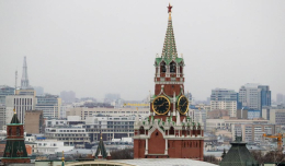 Кремль не комментирует тему испытаний вакцины от ковида для подростков