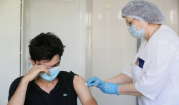 Минобрнауки сообщило, что вакцинация студентов вузов от коронавируса является добровольной