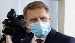 Мурашко призвал россиян соблюдать меры защиты, чтобы избежать третьей волны коронавируса