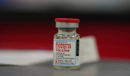 NYT: в США выявили случай острой аллергической реакции на вакцину от Moderna