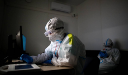 Опрос: около половины россиян считают, что медицина выдерживает нагрузку в пандемию