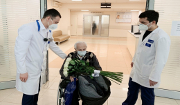 «Повезло, что вовремя поставили диагноз»: врач Сеченовского университета рассказал, как от коронавируса вылечили 100-летнего ветерана