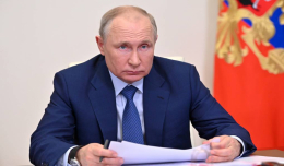 Путин поручил организовать вакцинацию иностранных мигрантов от коронавируса