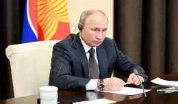 Путин рассказал об интересе десятков стран к совместному выпуску вакцин РФ от коронавируса