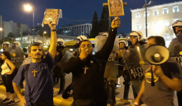 В Афинах, Салониках и Патрах прошли митинги противников принудительной вакцинации