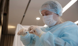 В Москве началась третья фаза клинического исследования вакцины от ковида для подростков