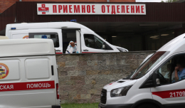 В Петербурге впервые за неделю выявили более 1 тыс. больных COVID за день