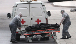 В России четвертый день подряд зафиксировали более 800 смертей от COVID