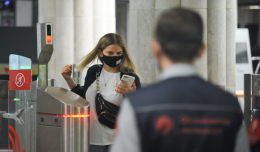 Власти Москвы ответили на сообщения об отмене штрафов за перчатки в метро