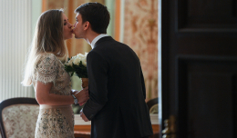 Загсы Москвы возобновят регистрацию браков в торжественной обстановке
