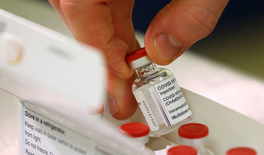 AstraZeneca сообщила о двукратном урезании поставок вакцины в Европу