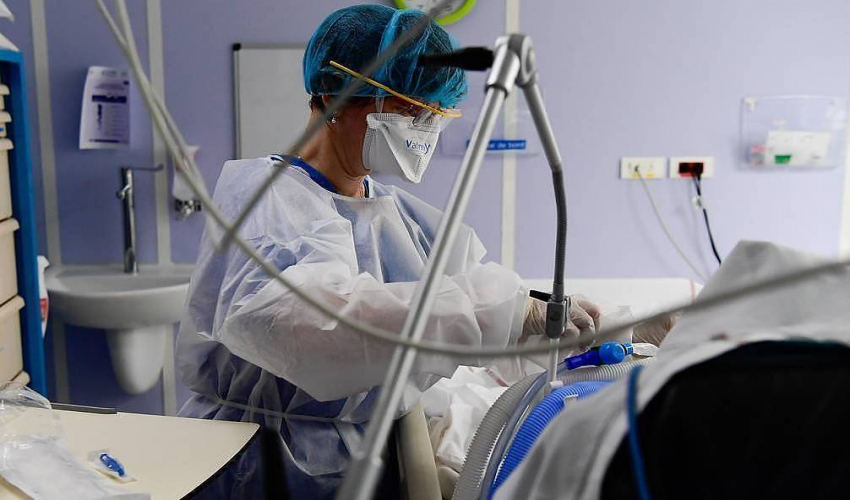 Число случаев заражения коронавирусом в мире за неделю снизилось на 12% Число случаев заражения коронавирусом в мире за неделю снизилось на 12%