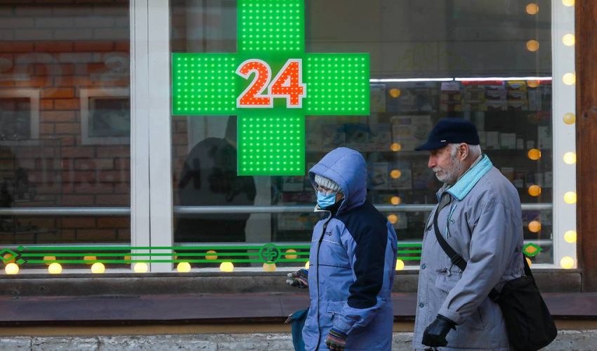 Глава Алтайского края рассказал о сроках поставок в аптеки лекарств от коронавируса