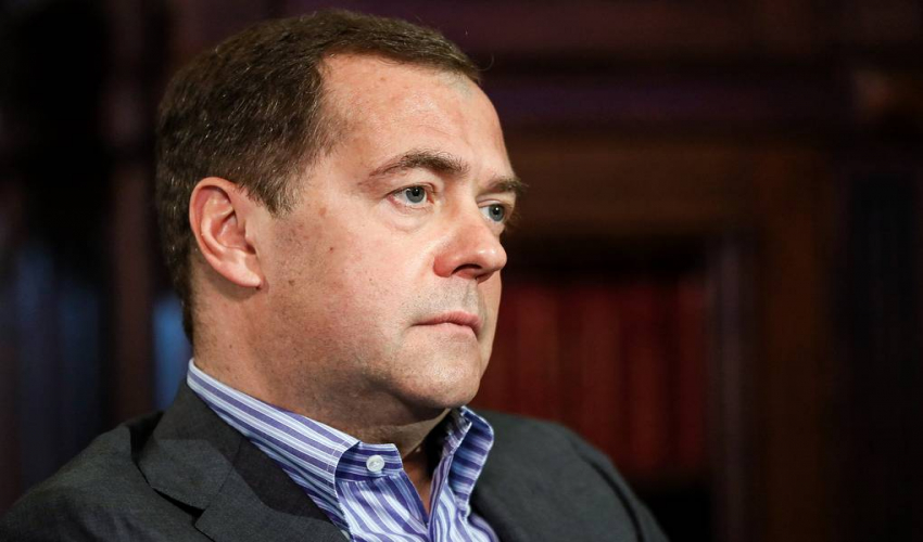 Медведев назвал аморальным отказ снять санкции с наиболее пострадавших от пандемии стран Медведев назвал аморальным отказ снять санкции с наиболее пострадавших от пандемии стран