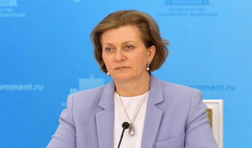 Попова поручила принять меры для снижения рисков распространения ковида в праздники
