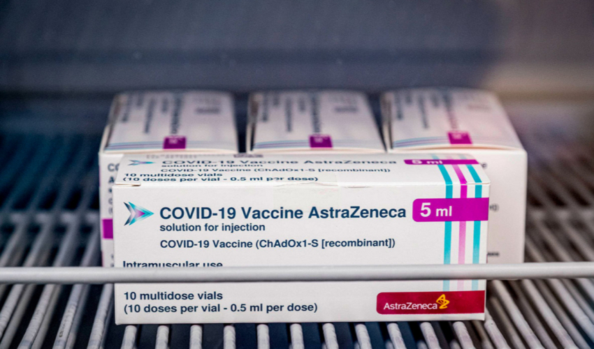 В Британии приостановили испытания вакцины AstraZeneca на детях