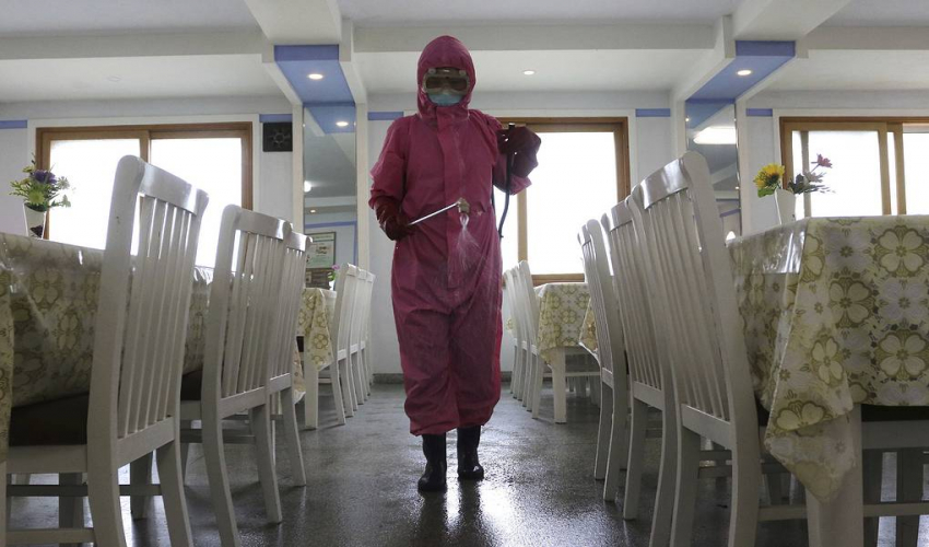 В КНДР за сутки выявили еще 262 тыс. человек с симптомами лихорадки