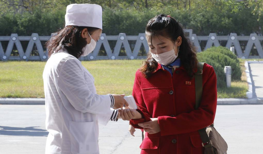 В КНДР за сутки выявили еще 263 тыс. человек с симптомами лихорадки