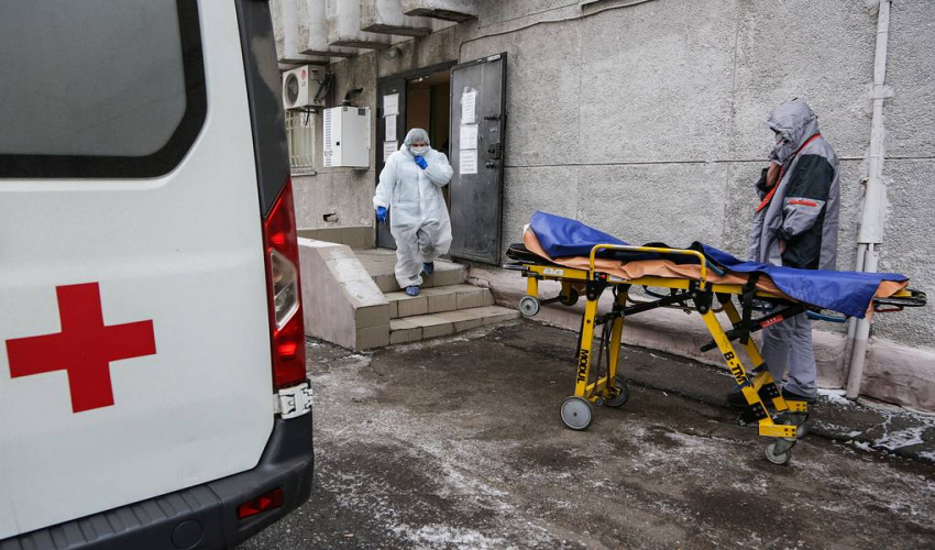 В РФ зарегистрировали 491 смерть из-за коронавируса за сутки. Это максимум за всю пандемию