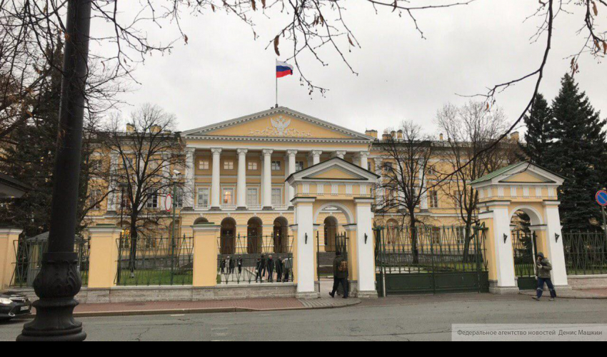 Власти Петербурга усомнились в данных Роспотребнадзора о плато по COVID-19 Власти Петербурга усомнились в данных Роспотребнадзора о плато по COVID-19