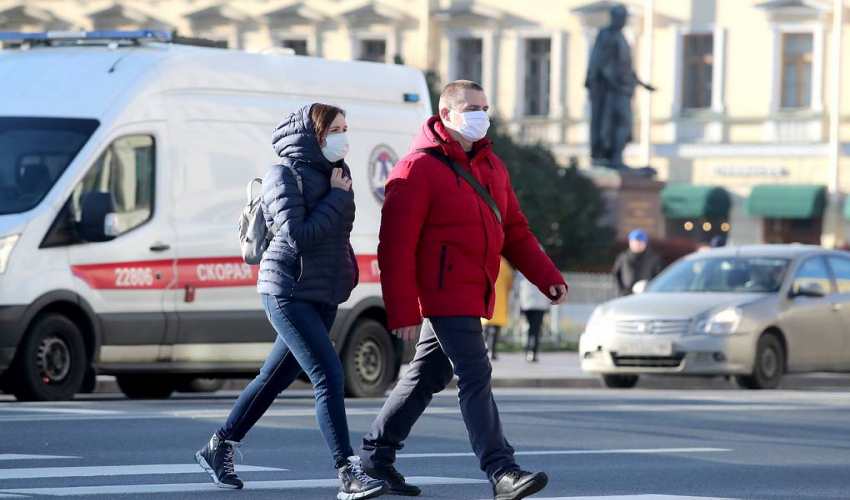 Власти Петербурга вводят новые ограничения из-за распространения коронавируса