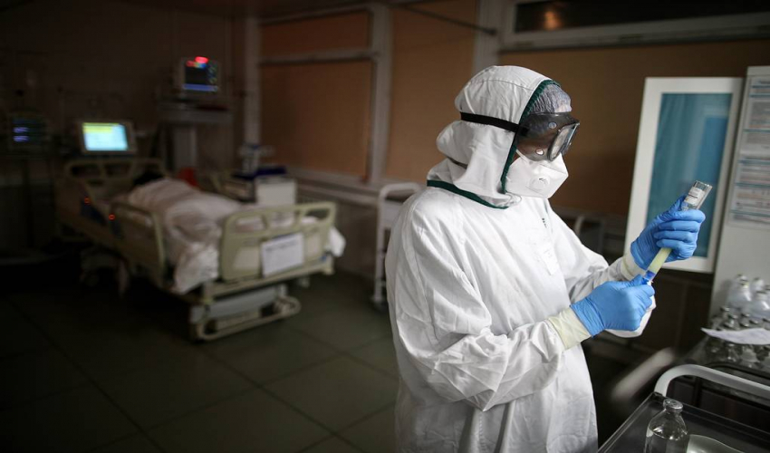 Врачи 11 больниц РФ предложили противникам вакцинации лично посетить ковидные отделения